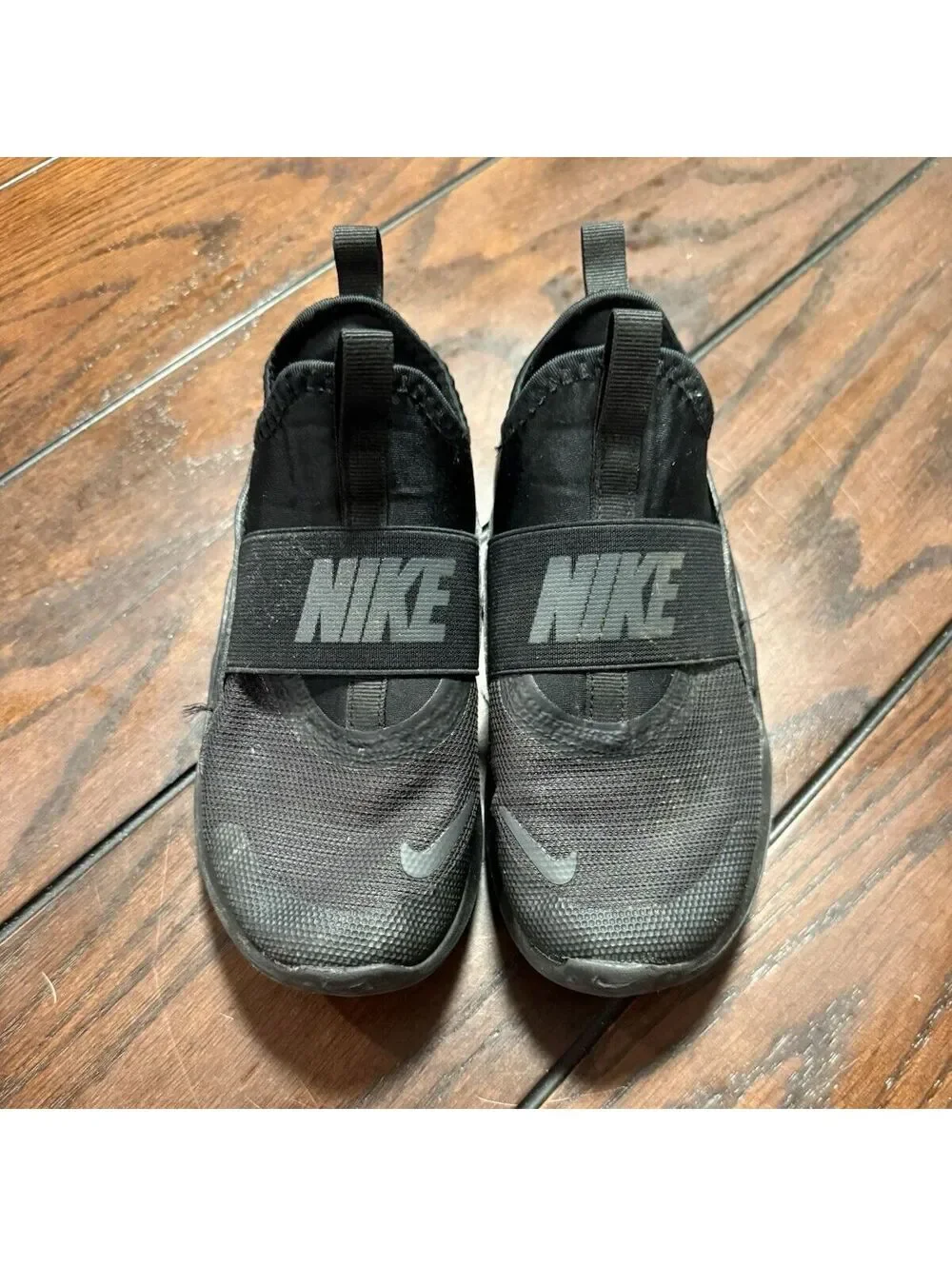 Nike Kids Black Slip-On Sneakers‎ Size 13.5C Stretch Strap Athletic Shoes
